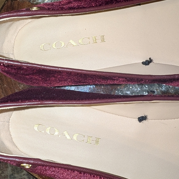 Coach Emilia Velvet Flats sz 9 in Rich Burgundy - Picture 3 of 13